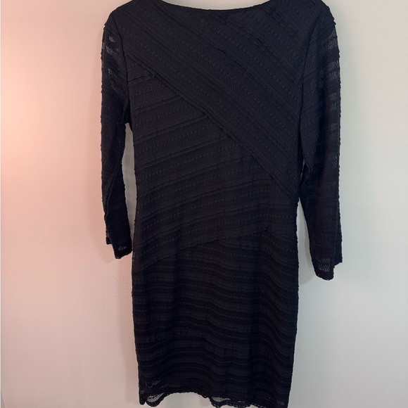 MSSP: Max Studio Body Con Lace Dress - Picture 5 of 5